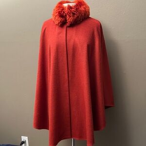 Gorgeous rust colored baby alpaca cape from Peru with detachable fur collar